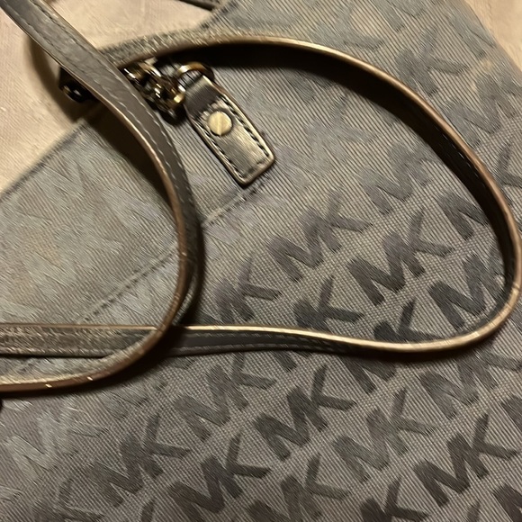 Michael Kors Handbag- authentic - Picture 9 of 9